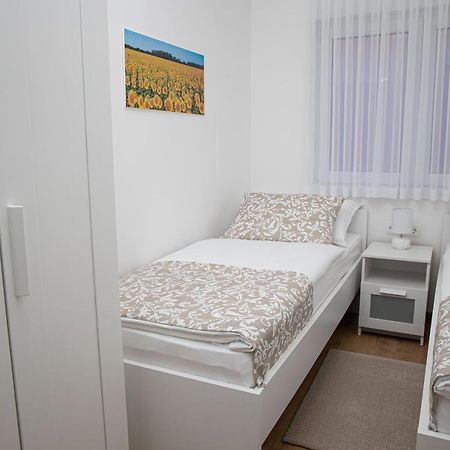 Apartmani ORION - Kasiopeja Vinkovci Bagian luar foto